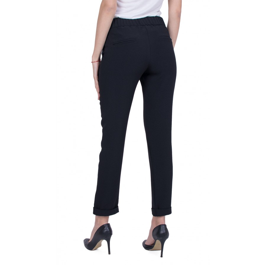 Pantaloni sport negri de damă 22214 / 2022